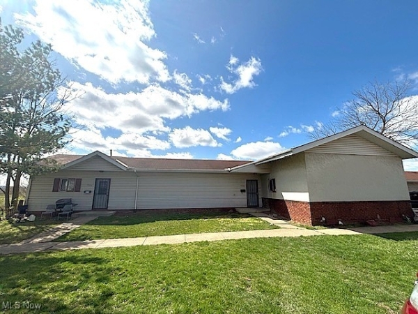 Listing Image #2 - Others for sale at 7511 Jeffries Avenue, Garfield Heights OH 44105