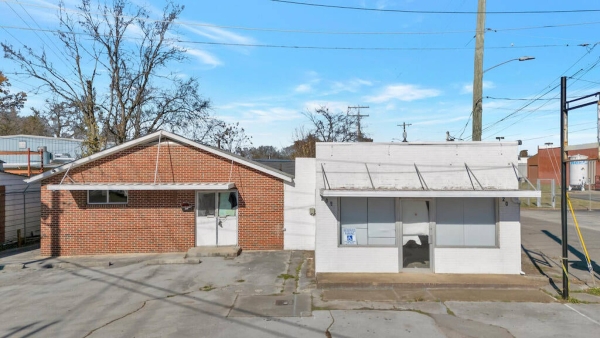 Listing Image #1 - Retail for sale at 209 W Gordon Ave, Rossville GA 30741