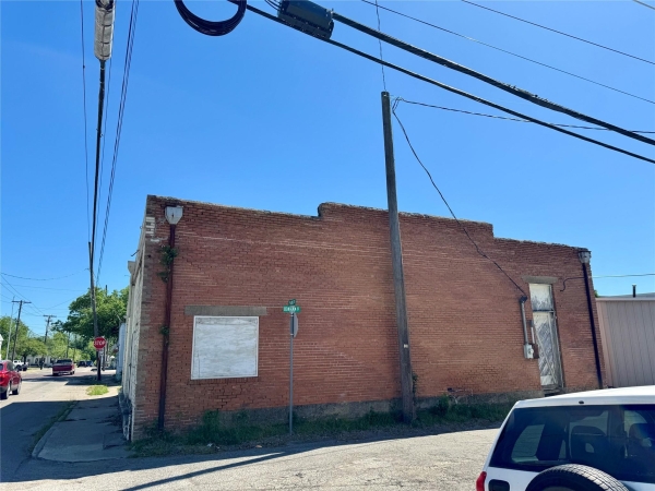Listing Image #2 - Others for sale at 1107 Park Street, Commerce TX 75402