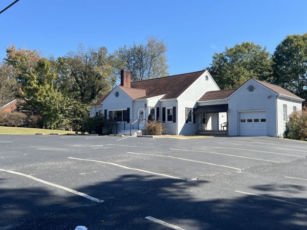 Listing Image #1 - Office for sale at 422 W Race St, Kingston TN 37763