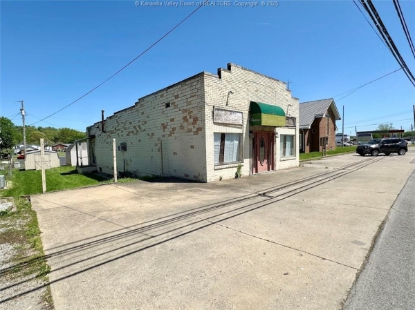Listing Image #3 - Others for sale at 1011 Washington St., Ravenswood WV 26164