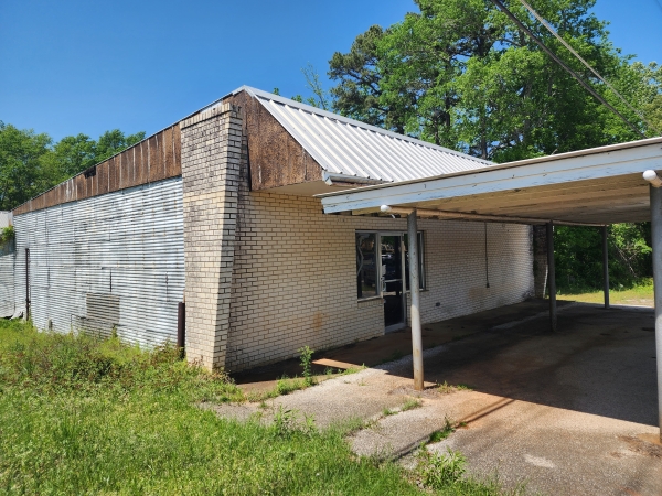 Listing Image #2 - Retail for sale at 10542 S Main Across from New London school, Overton TX 75684