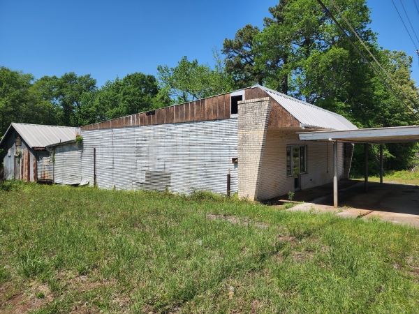 Listing Image #3 - Retail for sale at 10542 S Main Across from New London school, Overton TX 75684
