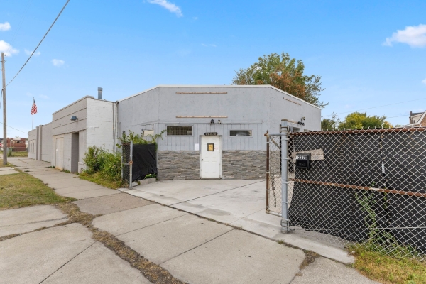 Listing Image #3 - Others for sale at 12379 E 8 Mile Road, Warren MI 48089