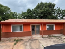 Retail property for sale in Hearne, TX