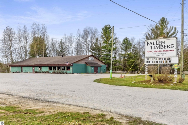 Listing Image #1 - Others for sale at 13901 Honor Highway, Beulah MI 49617