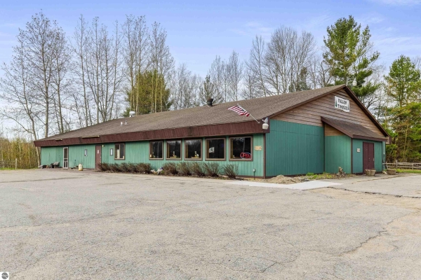 Listing Image #2 - Others for sale at 13901 Honor Highway, Beulah MI 49617
