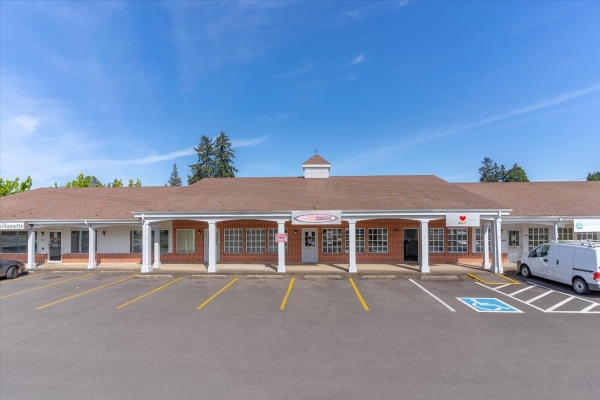 Listing Image #1 - Office for sale at 850-862 Lancaster Dr SE, Salem OR 97317