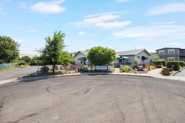 Listing Image #1 - Others for sale at 481 Applegate Way, Ashland OR 97520
