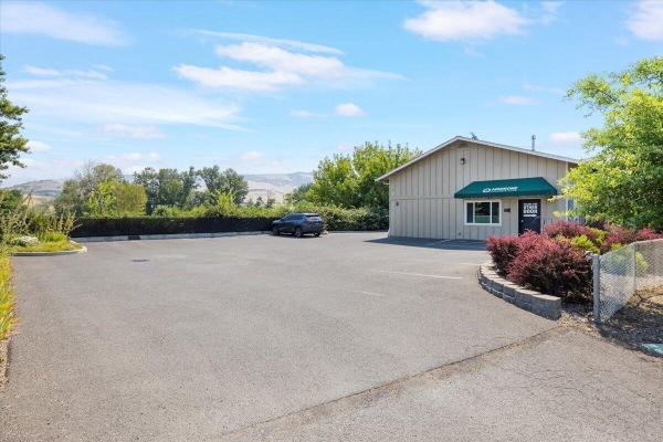 Listing Image #2 - Others for sale at 481 Applegate Way, Ashland OR 97520