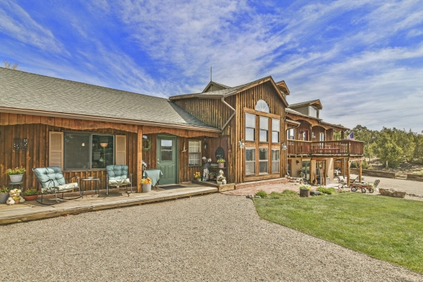 Listing Image #1 - Bed Breakfast for sale at 24857 Highway 160,, Walsenburg CO 81089