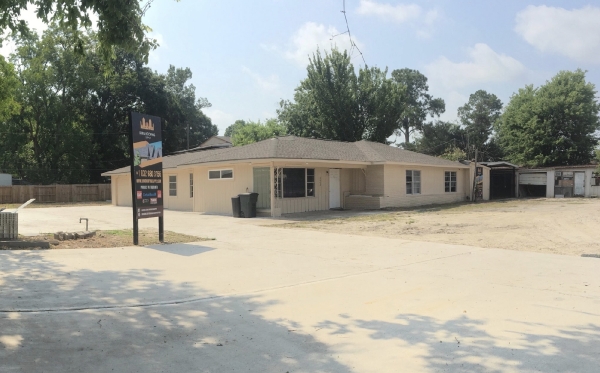 Listing Image #1 - Others for sale at 2602 Campbell Rd, Houston TX 77080