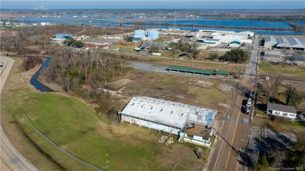 Listing Image #2 - Others for sale at 124 Ryan Street, Lake Charles LA 70601