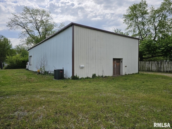 Listing Image #3 - Others for sale at 314 S Fifth Street, Mt Vernon IL 62864