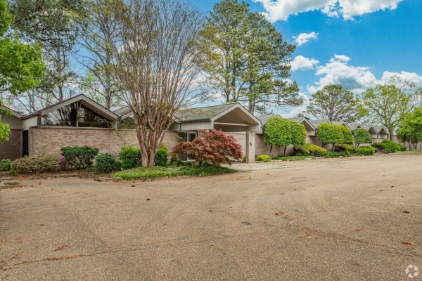 Listing Image #1 - Office for sale at 1312 Bishop St, Union City TN 38261