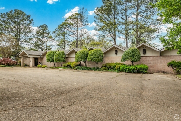 Listing Image #2 - Office for sale at 1312 Bishop St, Union City TN 38261
