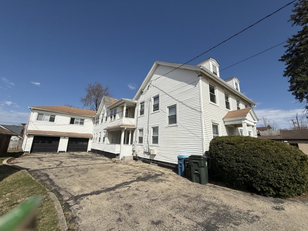 Listing Image #2 - Office for sale at 818 E New York Street E, Aurora IL 60505