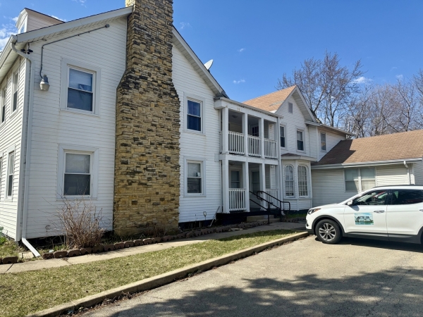 Listing Image #3 - Office for sale at 818 E New York Street E, Aurora IL 60505