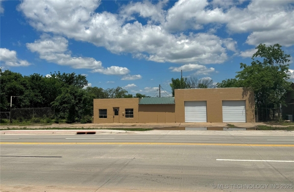Listing Image #1 - Others for sale at 728 E Main Street, Cushing OK 74023