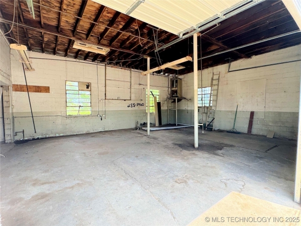 Listing Image #3 - Others for sale at 728 E Main Street, Cushing OK 74023