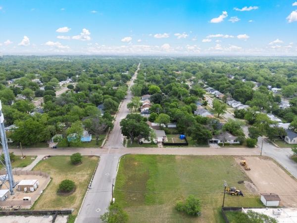 Listing Image #2 - Land for sale at 2824 N 32nd St, Waco TX 76708
