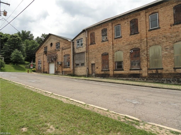 Listing Image #3 - Industrial for sale at 901 Carolina Ave., Chester WV 26034