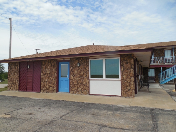 Listing Image #2 - Multi-family for sale at 10226 S. Hwy 81, Waukomis OK 73773