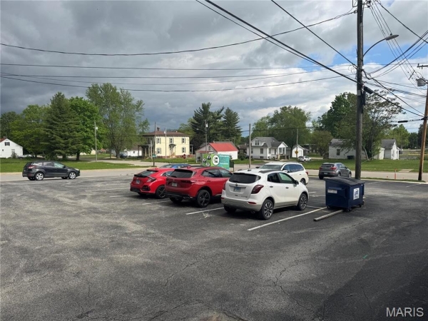 Listing Image #3 - Retail for sale at 110 S 2nd Street, Greenville IL 62246