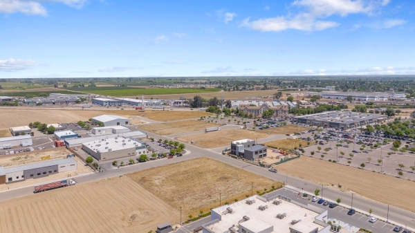 Listing Image #1 - Others for sale at 1959 Morgan Drive, Kingsburg CA 93631