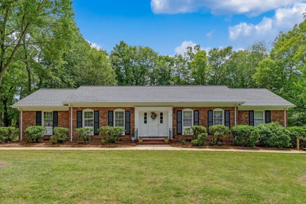 Listing Image #1 - Multi-family for sale at 1702 & 1704 Pennrose Drive, Reidsville NC 27320