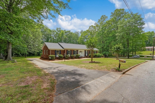 Listing Image #2 - Multi-family for sale at 1702 & 1704 Pennrose Drive, Reidsville NC 27320