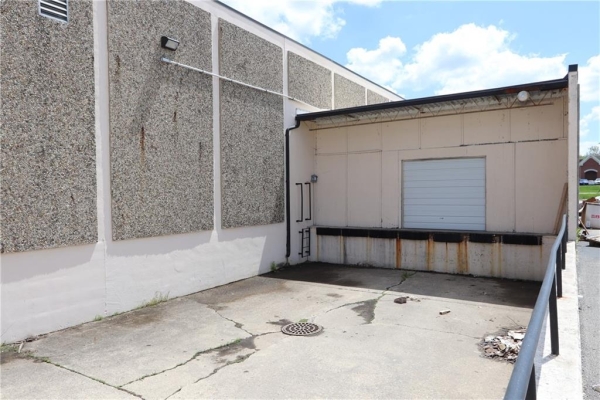 Listing Image #3 - Retail for sale at 204 Charleston Ave E, Mattoon IL 61938