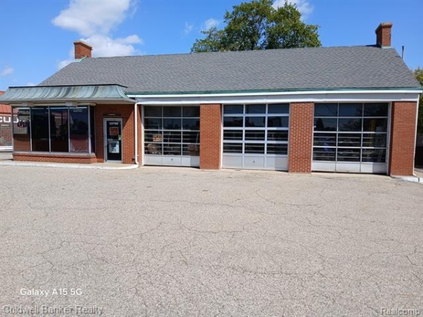 Listing Image #2 - Others for sale at 33700 Van Dyke, SterlingHeights MI 48312
