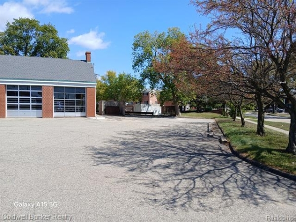 Listing Image #3 - Others for sale at 33700 Van Dyke, SterlingHeights MI 48312