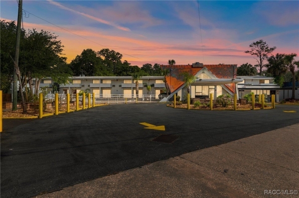Listing Image #1 - Others for sale at 5565 E Silver Springs Boulevard, Silver Springs FL 34488