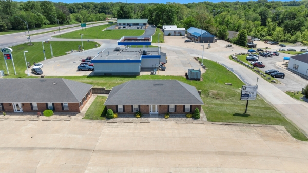Listing Image #3 - Office for sale at 282 Southwoods Drive, Columbia IL 62236