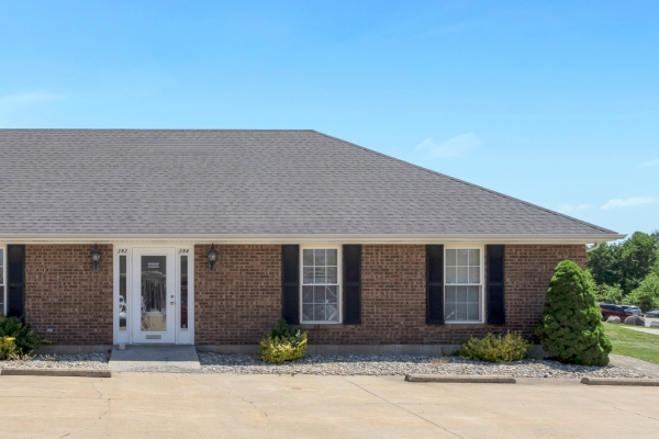 Listing Image #1 - Office for sale at 284 Southwoods Drive, Columbia IL 62236