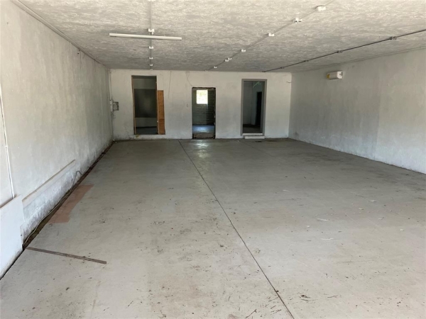 Listing Image #2 - Others for sale at 12149 State Highway 21 E, Midway TX 75852