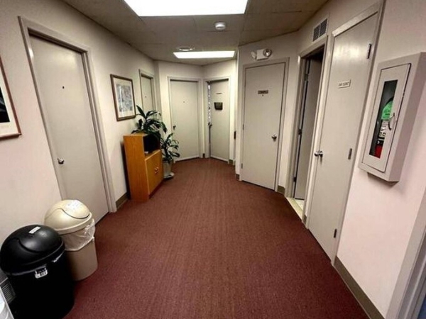 Listing Image #3 - Office for sale at 154 Tamarack Circle, Skillman NJ 08558