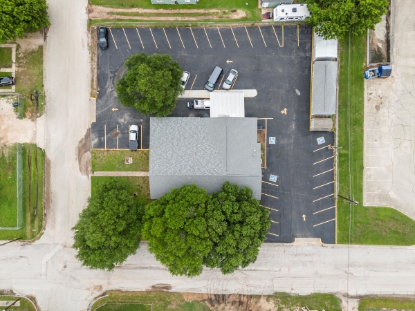Listing Image #2 - Office for sale at 1301 S 30th St, Waco TX 76711