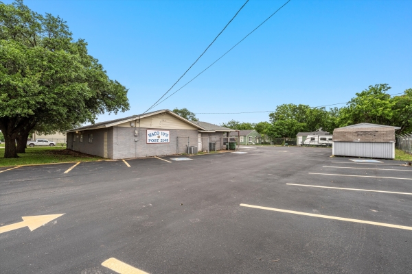 Listing Image #3 - Office for sale at 1301 S 30th St, Waco TX 76711