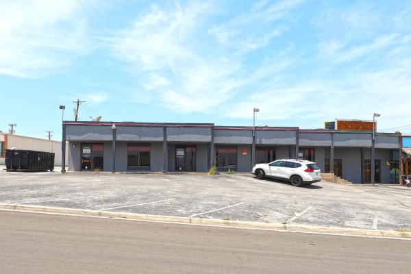 Listing Image #2 - Industrial for sale at 12153 Valliant St, San Antonio TX 78216