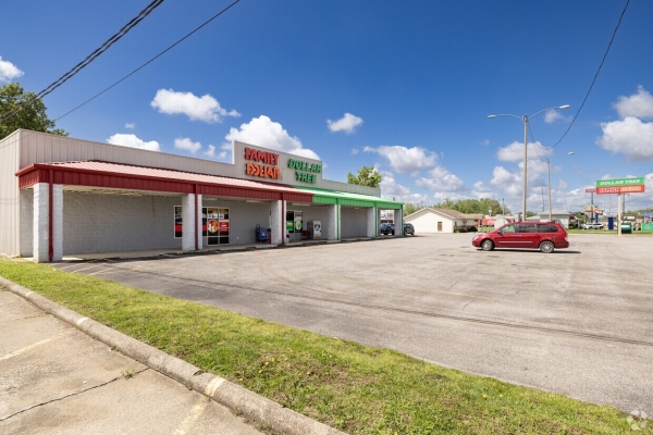 Listing Image #2 - Retail for sale at 1021 US-45, Eldorado IL 62930