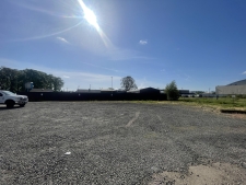 Listing Image #3 - Retail for sale at 2390 Fairgrounds Rd, Salem OR 97301