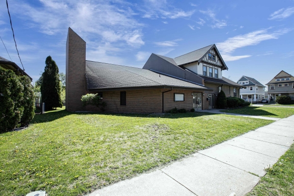 Listing Image #3 - Others for sale at 634 Wisconsin Street, Oshkosh WI 54901