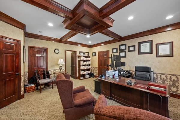 Listing Image #4 - Office for sale at 616 Lana Drive, Cameron MO 64429