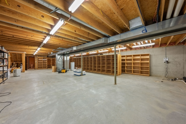 Listing Image #9 - Office for sale at 616 Lana Drive, Cameron MO 64429