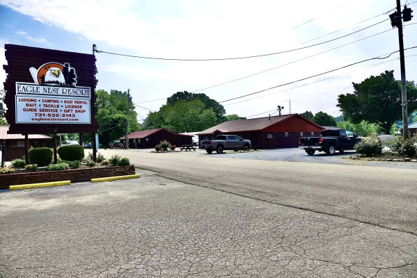 Listing Image #3 - Others for sale at 256 W Lakeview Dr, Hornbeak TN 38232