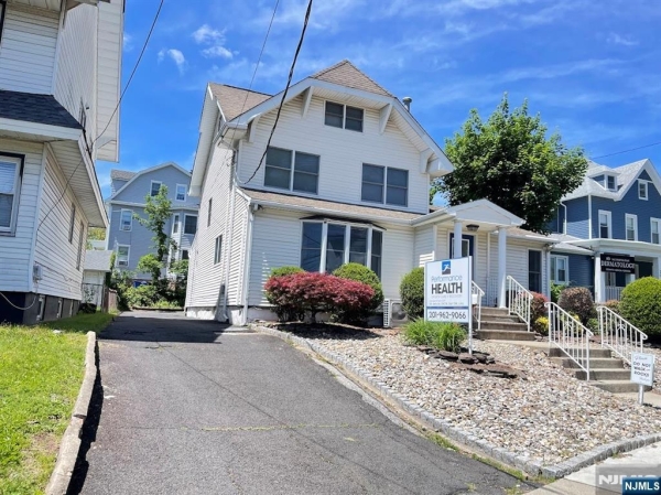Listing Image #2 - Others for sale at 699 Kearny Avenue, Kearny NJ 07032