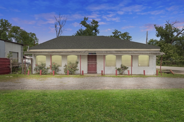 Listing Image #1 - Retail for sale at 10935 Aldine Westfield Road, Houston TX 77093